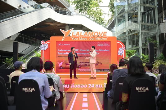 2.คุณเบน ลิน กรรมการผู้จัดการ ลาลามูฟ ประเทศไทย (ซ้าย)