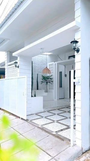 Kanopi Atap Beton Putih