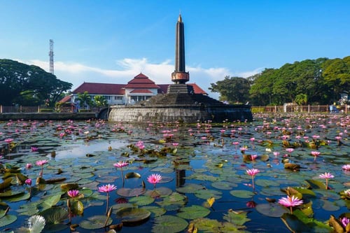 Alun-Alun Tugu Malang