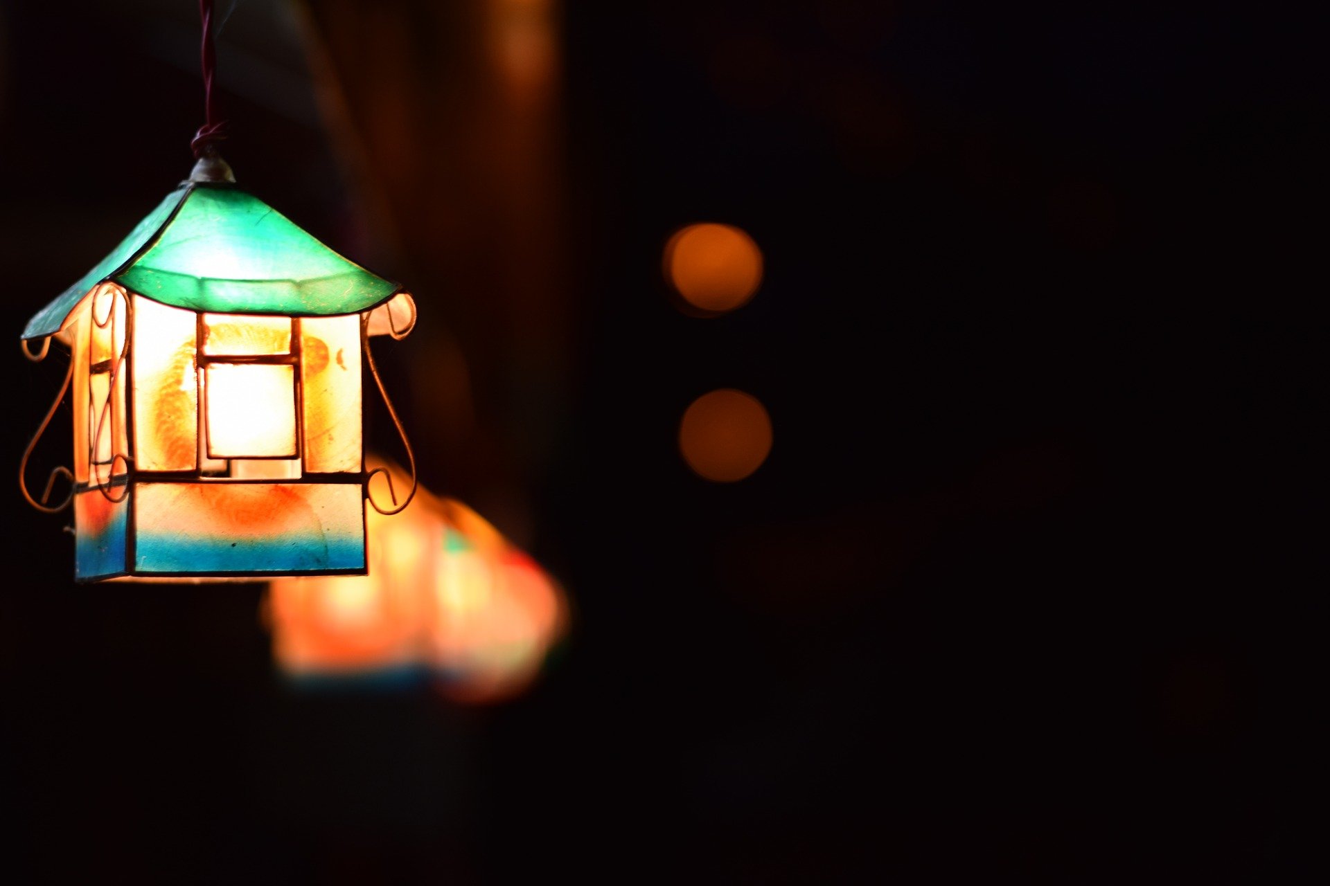 light-3188080_1920