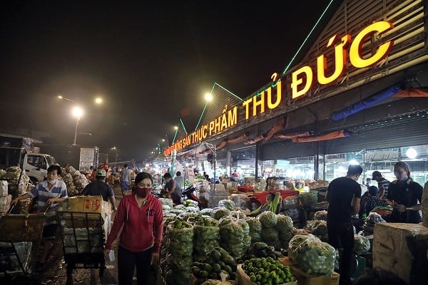 Chợ thủ đức đêm - báo đầu tư