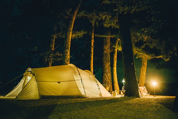Deliver your camping tent for Christmas with Lalamove