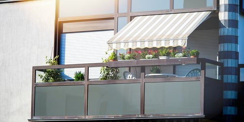 Desain Kanopi Balkon Lantai 2 Model Cafe