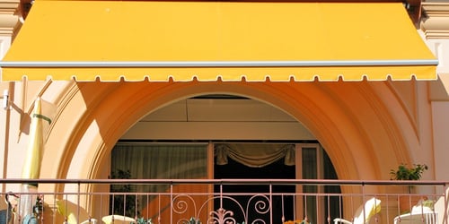 Desain Kanopi Balkon Lantai 2 Model Taman