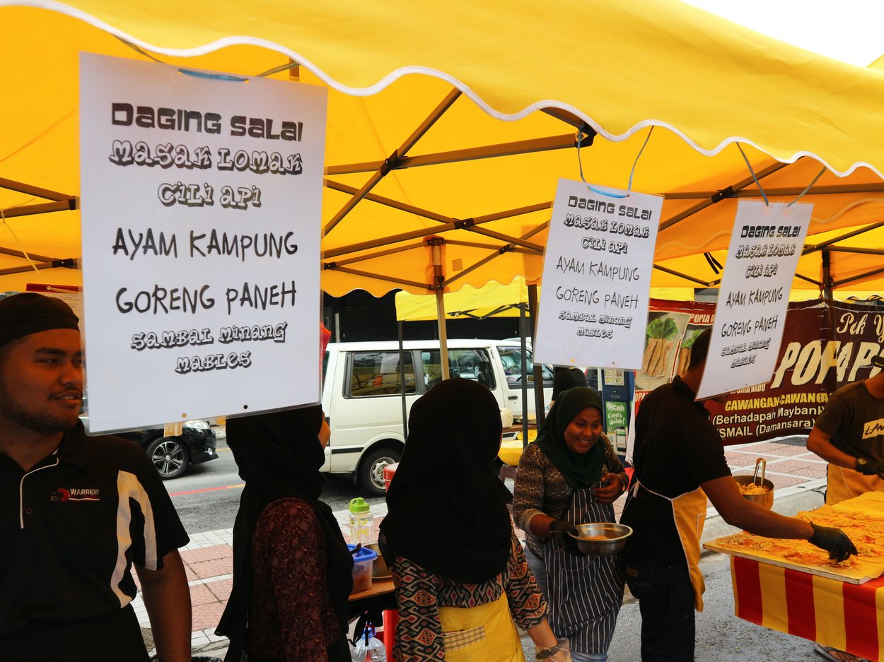 juadah berbuka puasa di bazar ramadhan