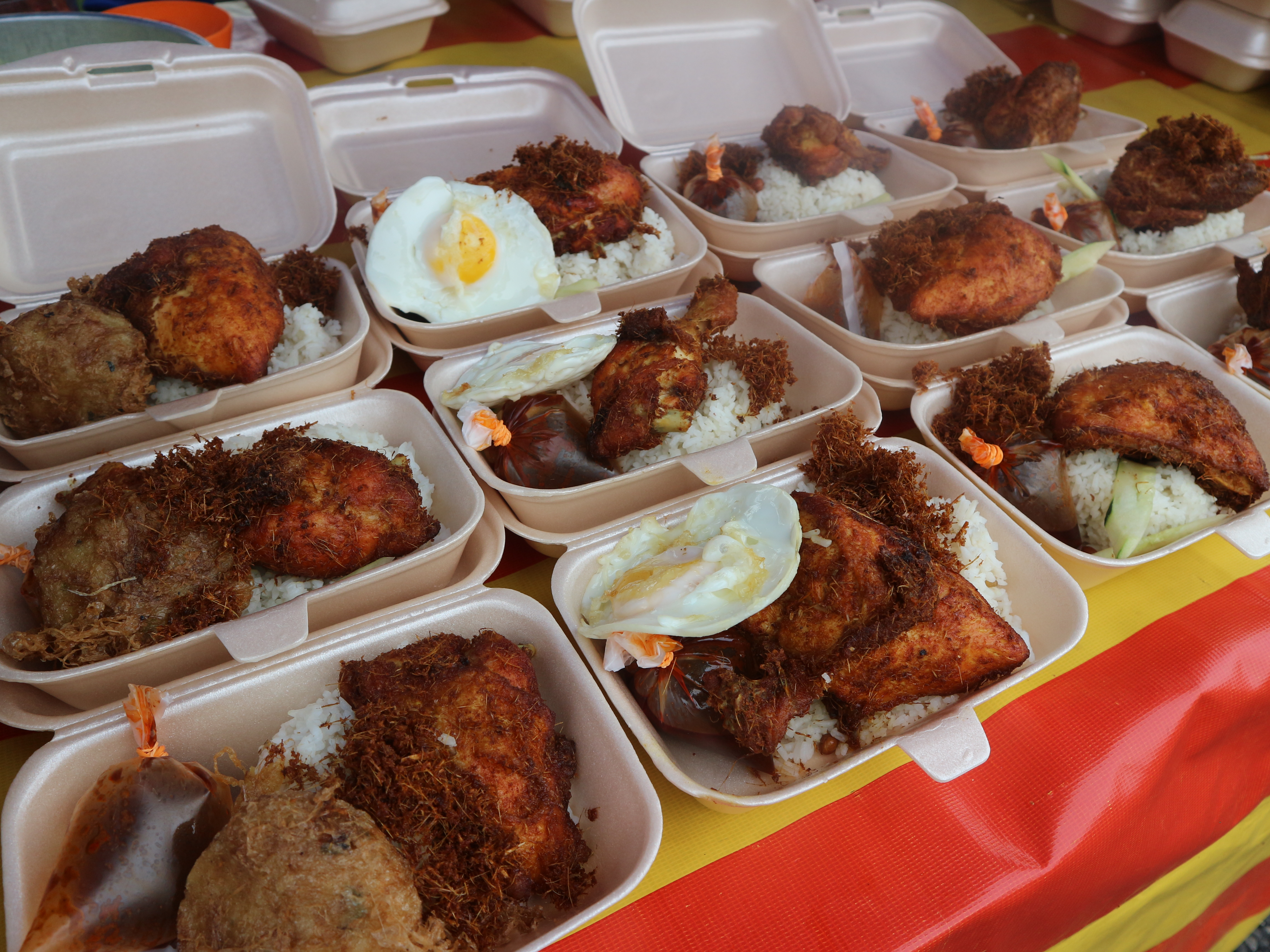 Juadah Berbuka Puasa di Bazaar Ramadhan