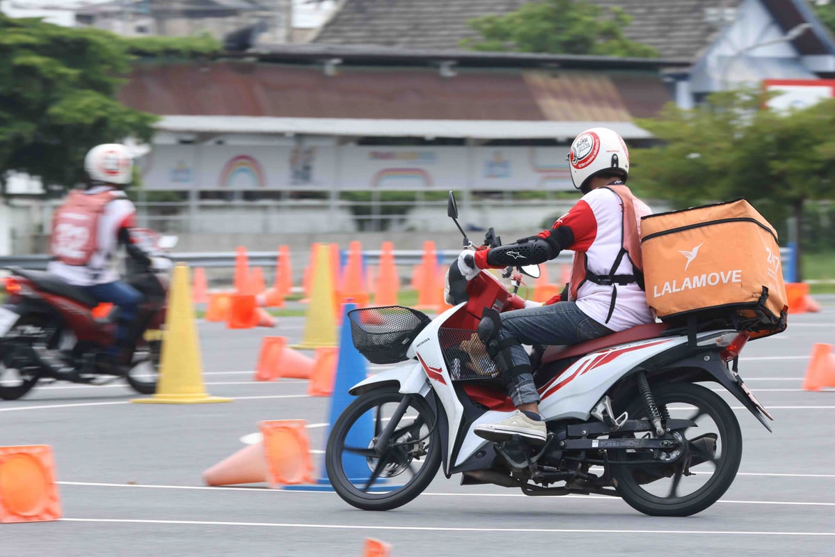 CSR Move Forward Together Hondathailand and Lalamove