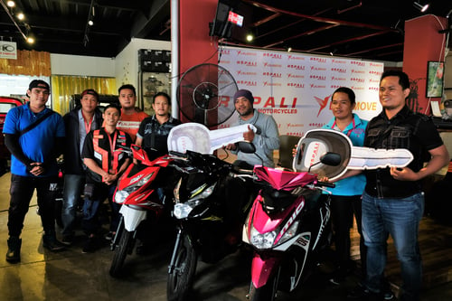 Lalamove Drivers receiving their motorcycles from Ropali at the partnership kick-off