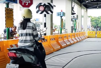 Lalamove_機車考照_斑馬紋行人穿越道線