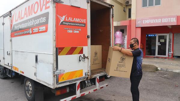 Lorry delivery for packaging company