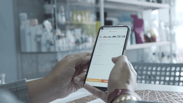 Pakar Botol relied on the Lalamove app for on-demand delivery