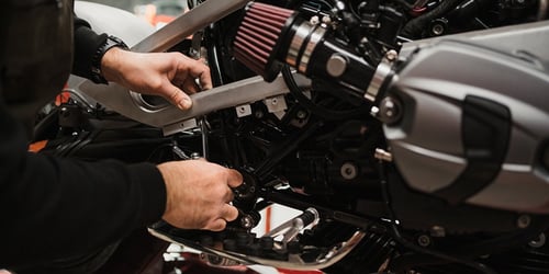 Periksa Kondisi Motor Sebelum Dikirim (1)