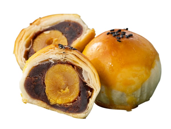 Sliced mooncake that shows its filling