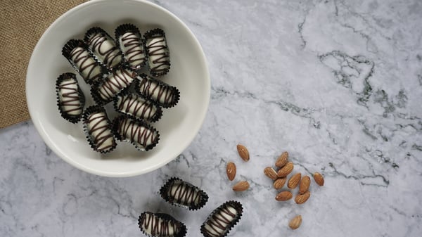 almond london white chocolate