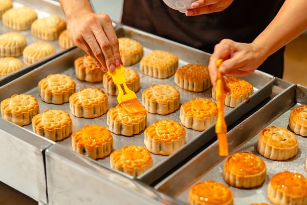 bake the mooncake