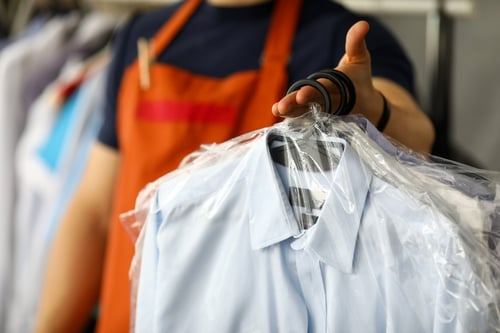 bisnis laundry baju pakaian clothes kering setrika