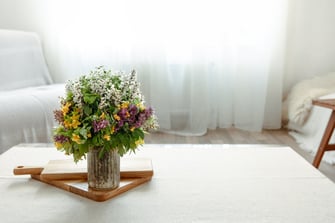 bouquet-spring-flowers-as-decorative-detail-interior-room