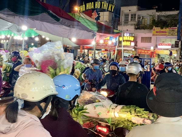 cho-hoa-ho-thi-ky-03