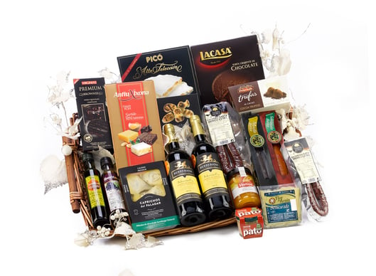 christmas-hamper-2422314_1920.jpg