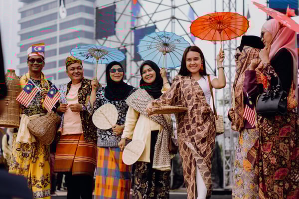 dressing up at Keretapi Sarong