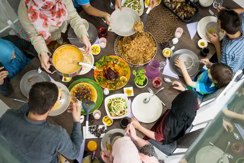 eating food makanan buka bersama ramadan