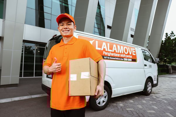 happy lalamove driver