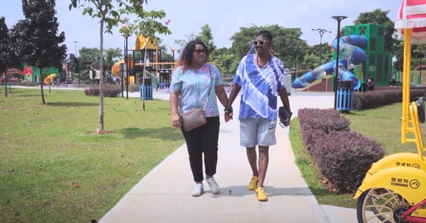 lalamove driver nava with her husband strolling in the park