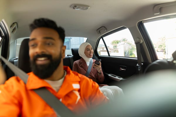 lalamove ride driver with a woman passenger