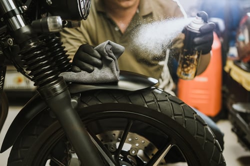 melumas motor