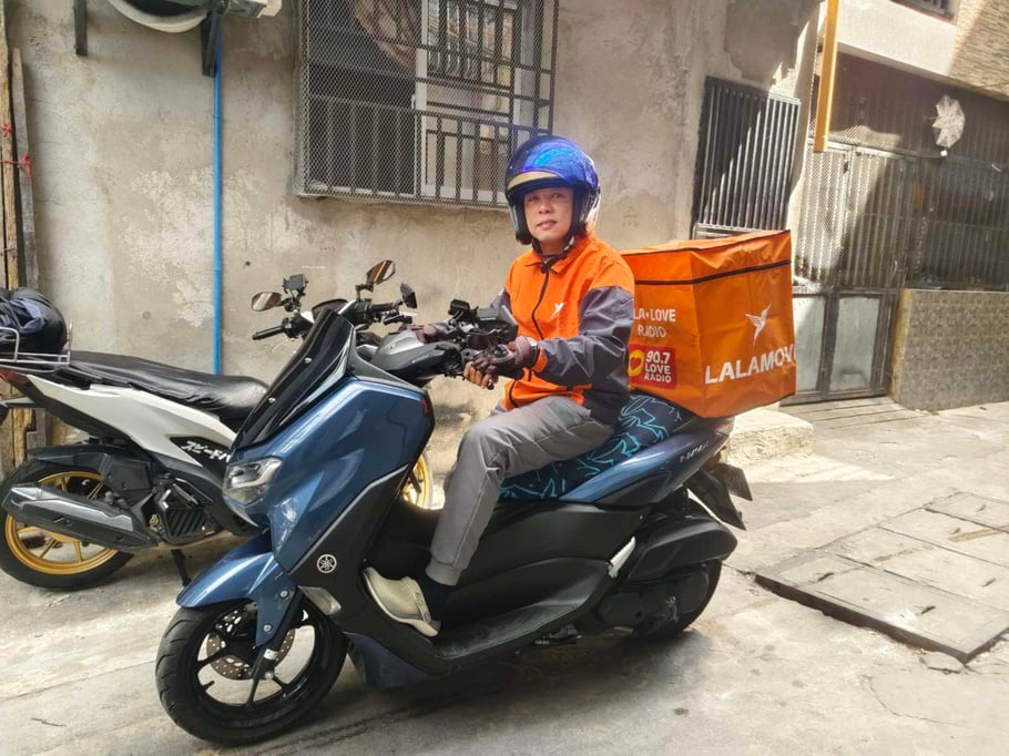 motorcycle-lalamove-driver-gerald