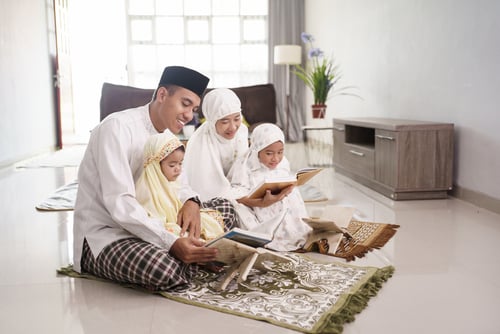muslim family kelaurga islam quran pray