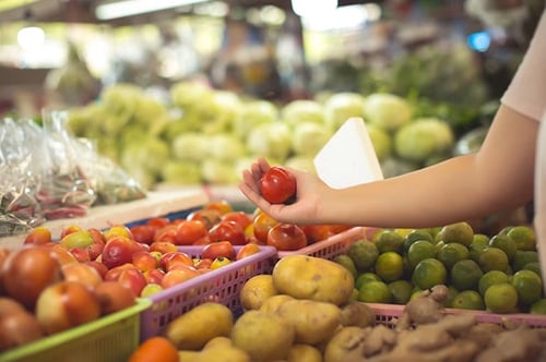 pasar market traditional tradisional buah sayur vegetables fruits tomato