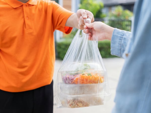 rakan lalamove hantar juadah berbuka