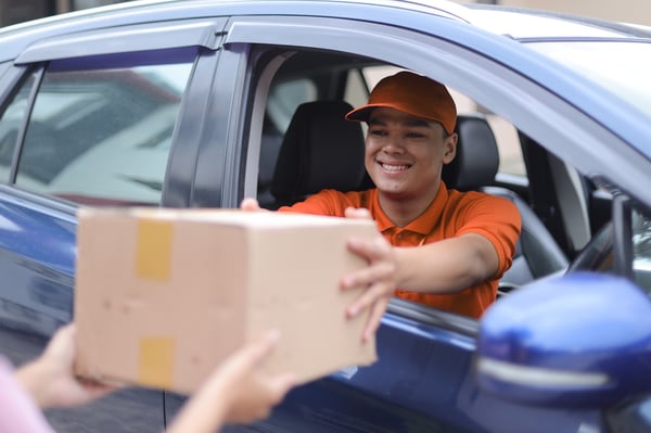 senyum kepada pelanggan