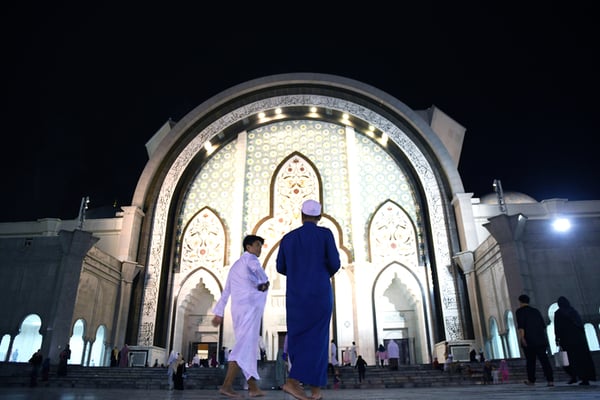 solat tarawih di masjid wilayah