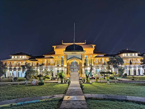 Alamat dan Cara ke Istana Maimun