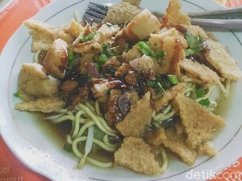 Mie Kopyok Pak Dhuwur