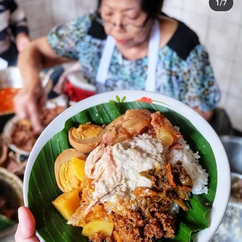 Gudeg Abimanyu Bu Lasmi