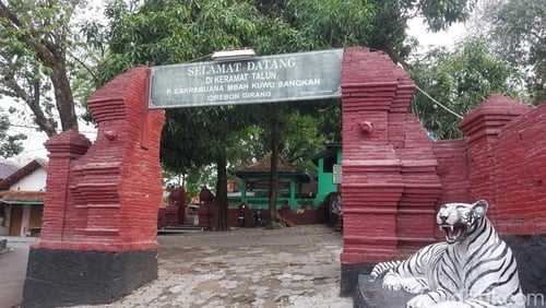 Petilasan Mbah Kuwu Sangkan Cirebon Girang