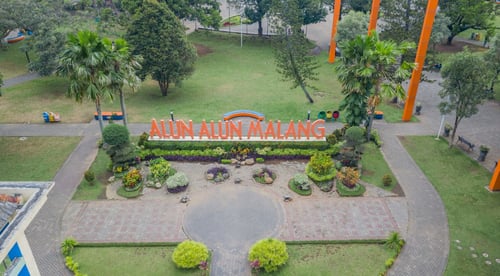 Sabtu Pagi: Sarapan dan Jalan Santai di Alun-Alun Malang