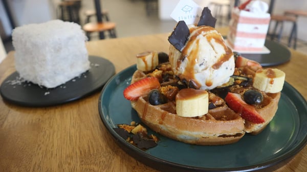 waffle ice cream fluffed cafe