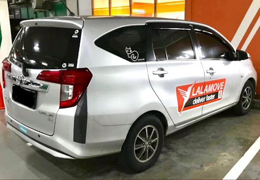 Sedan Samping