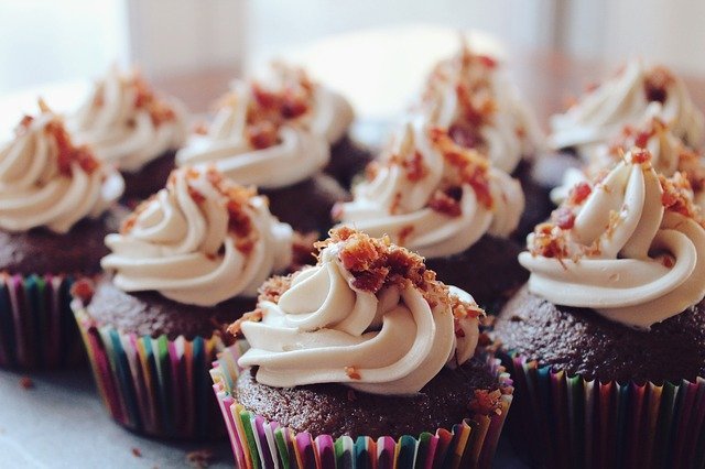 cupcakes-690040_640-1